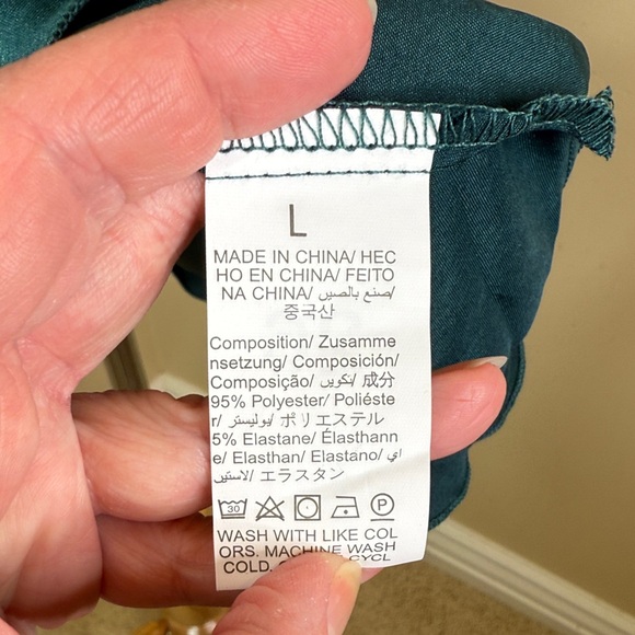 💚 Luxurious Green Lace Chemise - Picture 7 of 10